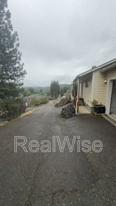 1384 NE Ridge Ave – photo 5
