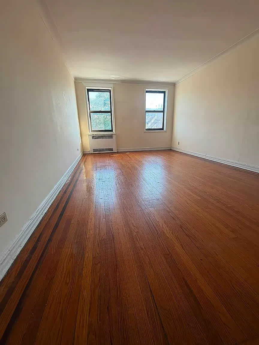 2397 Morris Ave Apt 21J – photo 1