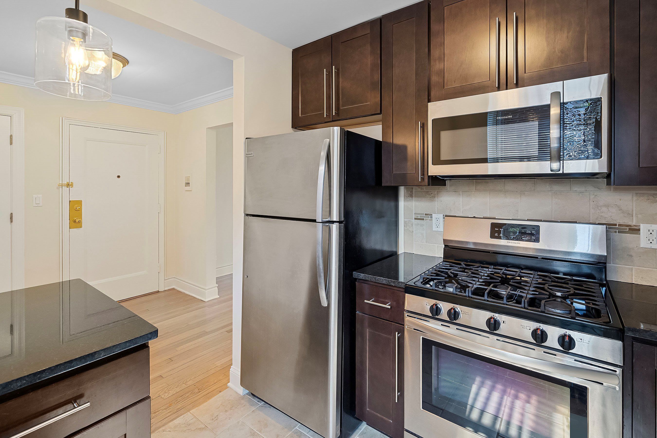 188 Bellevue Ave – photo 3