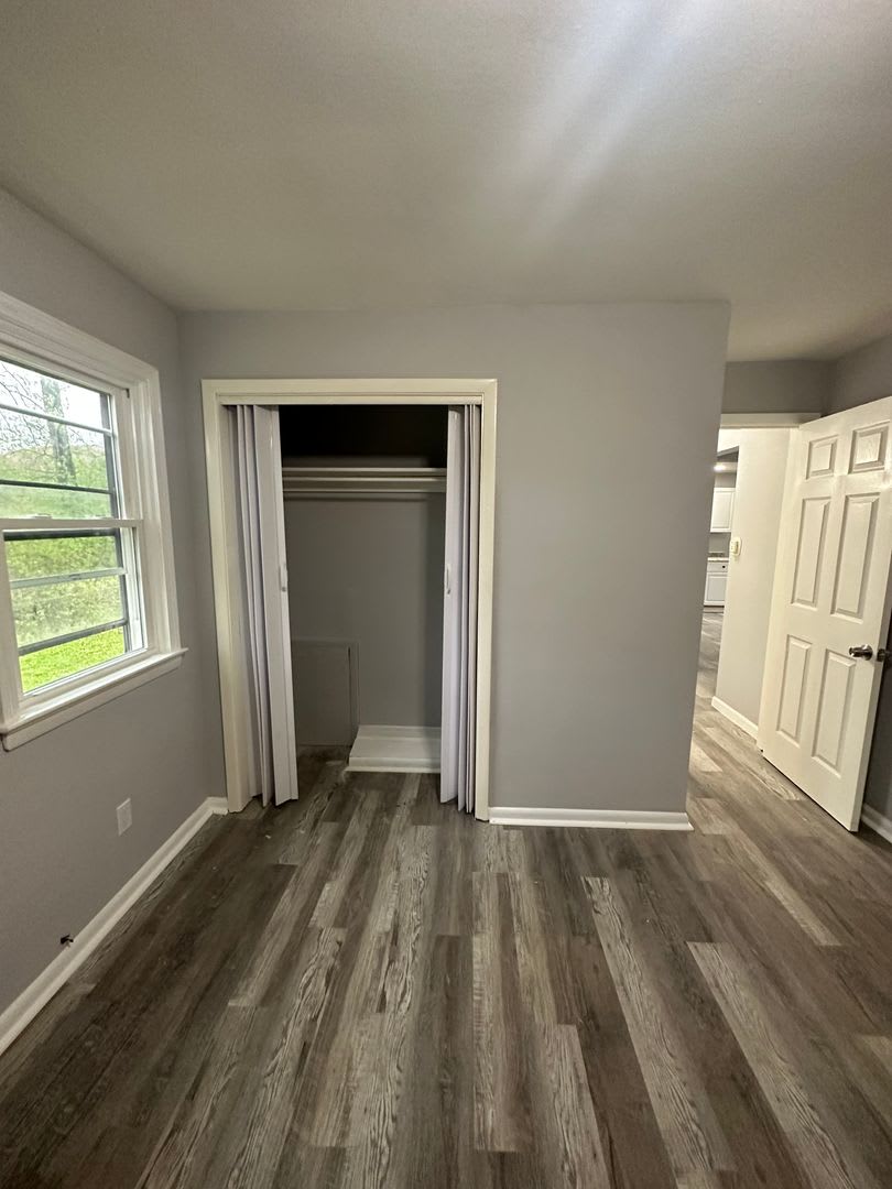 4bd Single Garfield Water/Sewer included – photo 4
