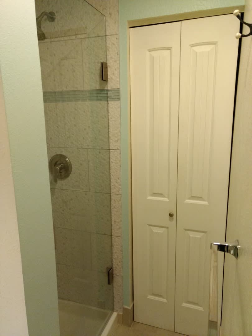 Perfectly Located 2 Bed/1.75 Bath Condo – photo 5