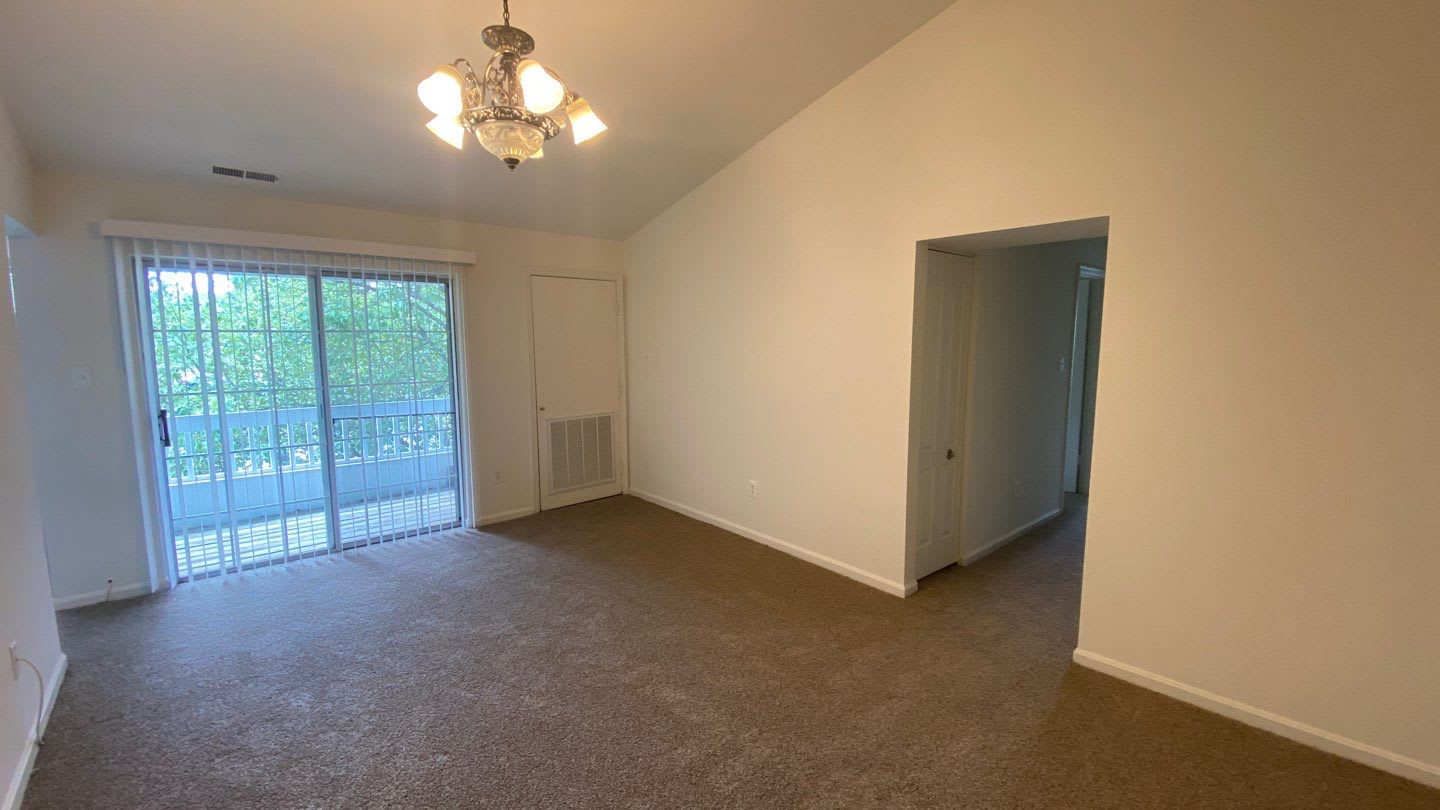 8601 Falls Run Rd Apt I – photo 4