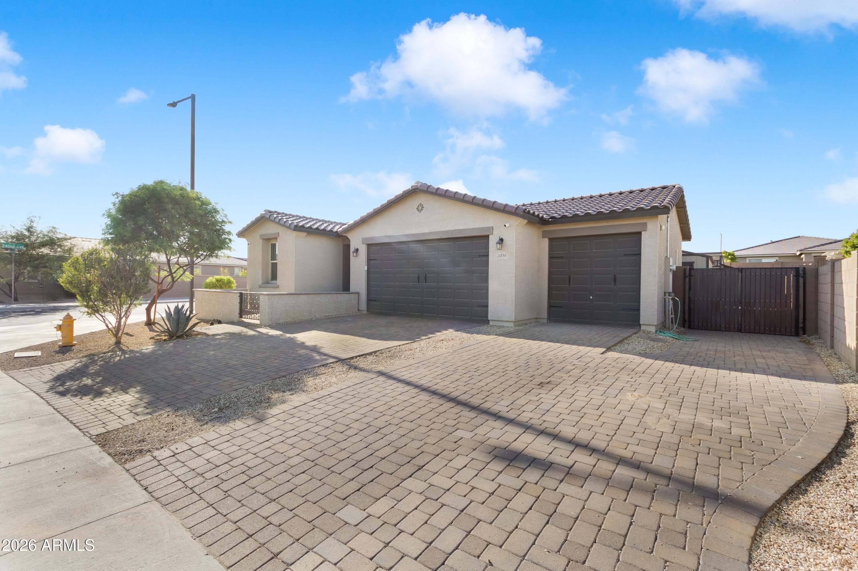 24194 W Whyman Avenue – photo 1