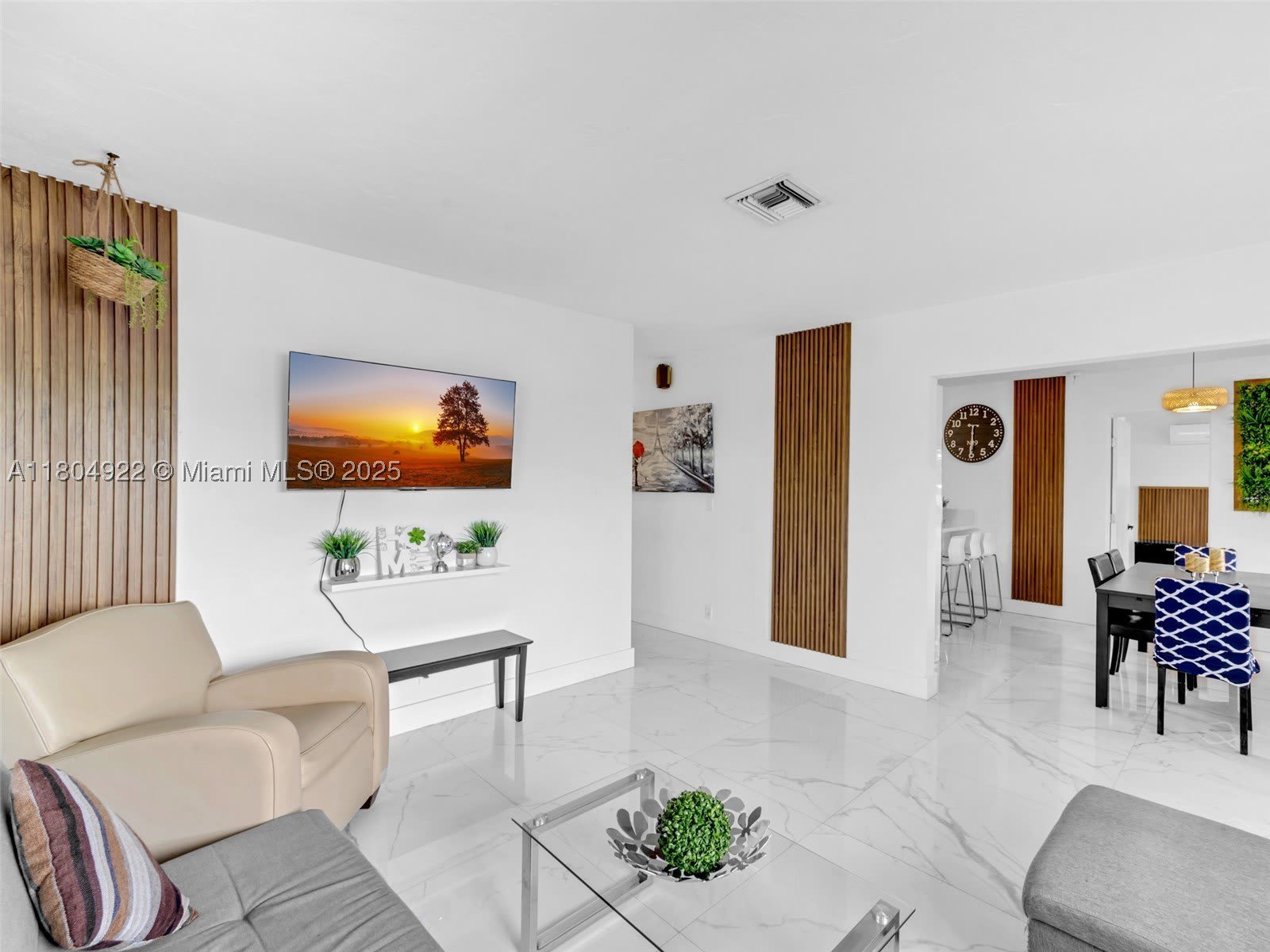 421 W Pembroke Rd – photo 3