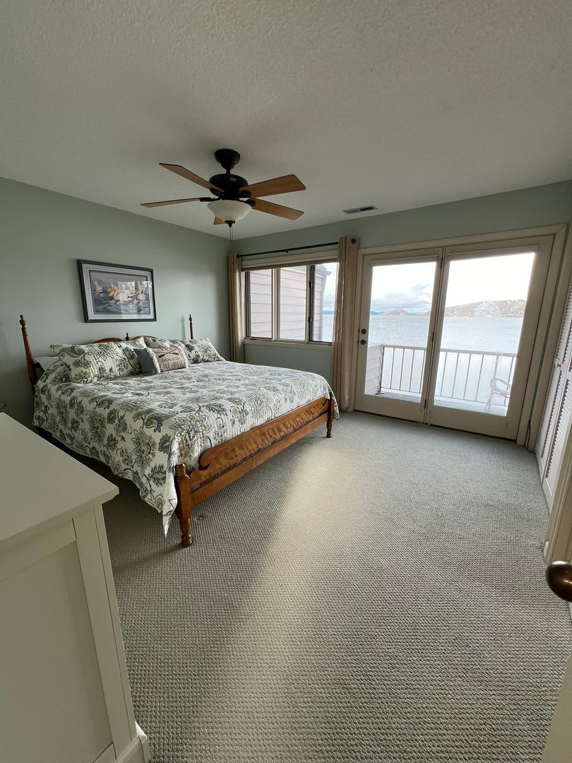 Furnished 2 BR 1 1/2 BA Townhouse Unit near Sky Lakes/Oregon Tech – photo 4