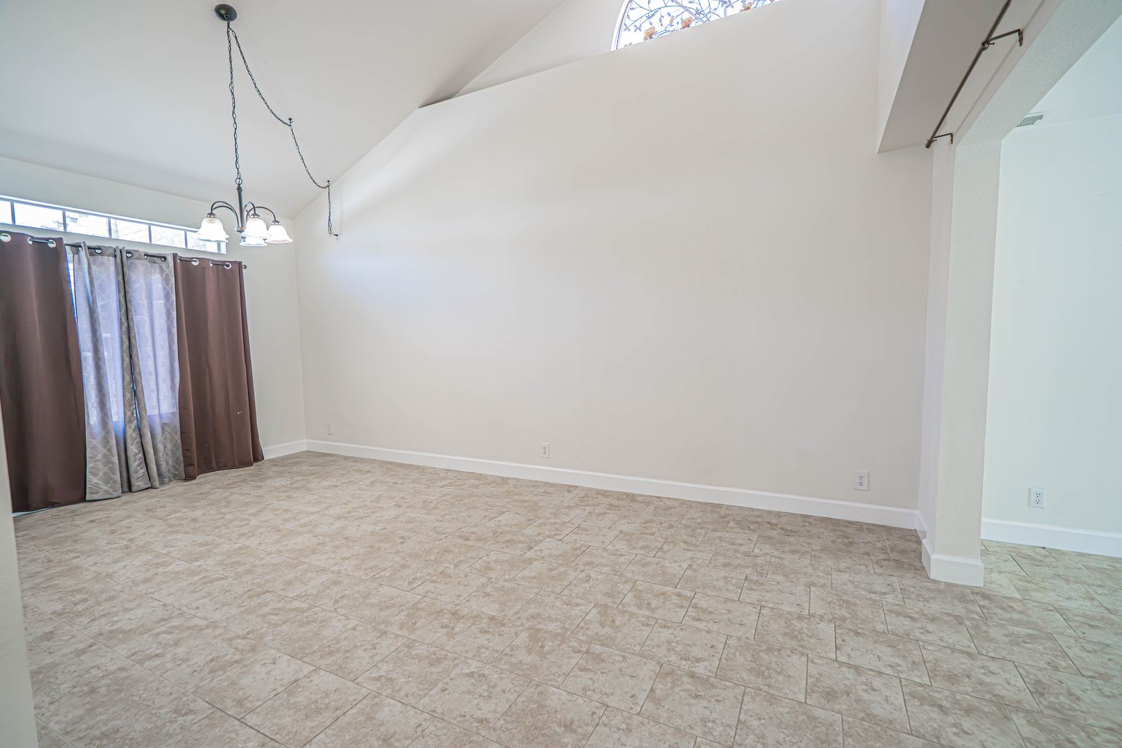 4 Bedroom Rental Home in Santa Clarita. – photo 4