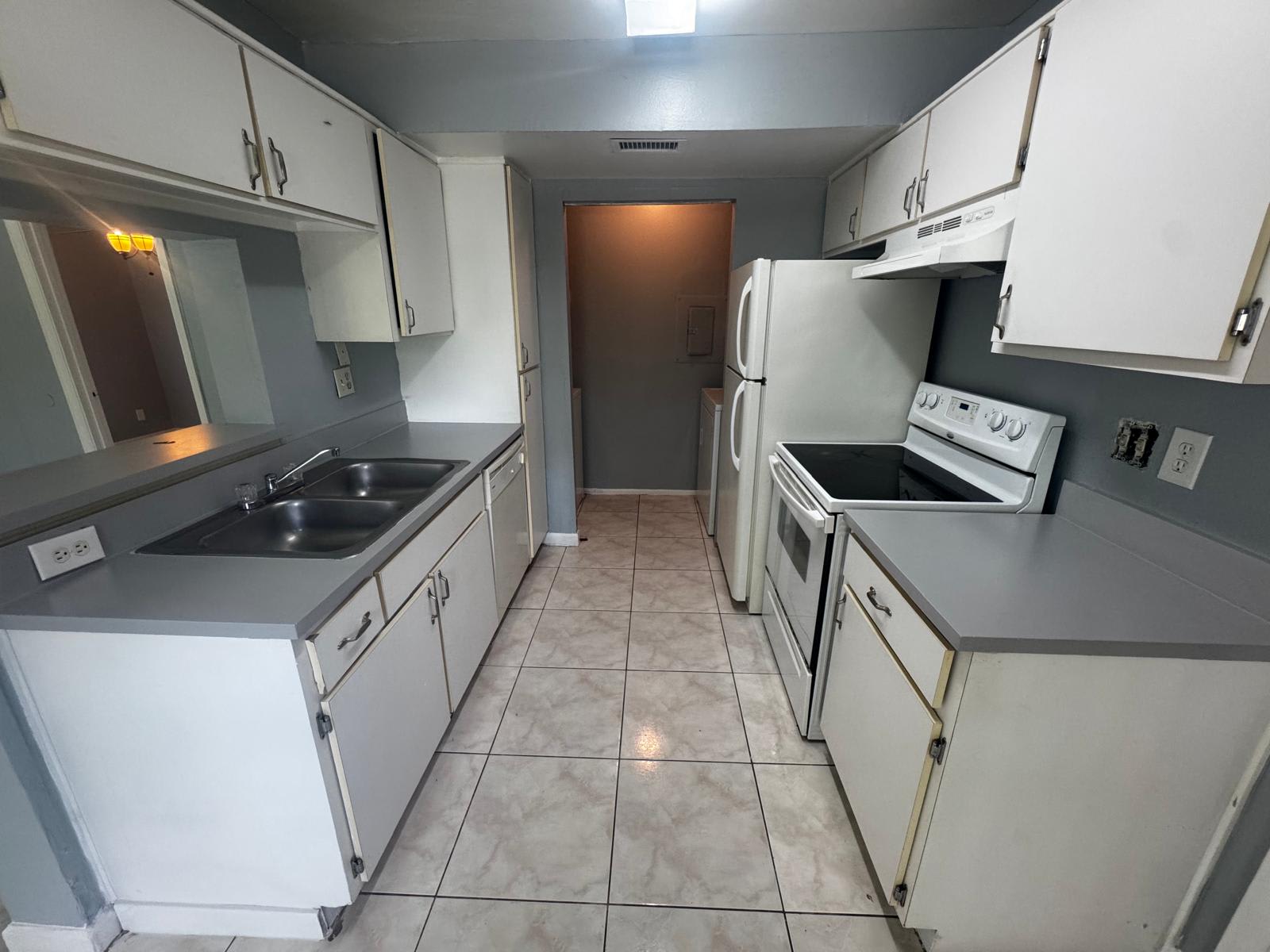 8793 NW 39th St – photo 5