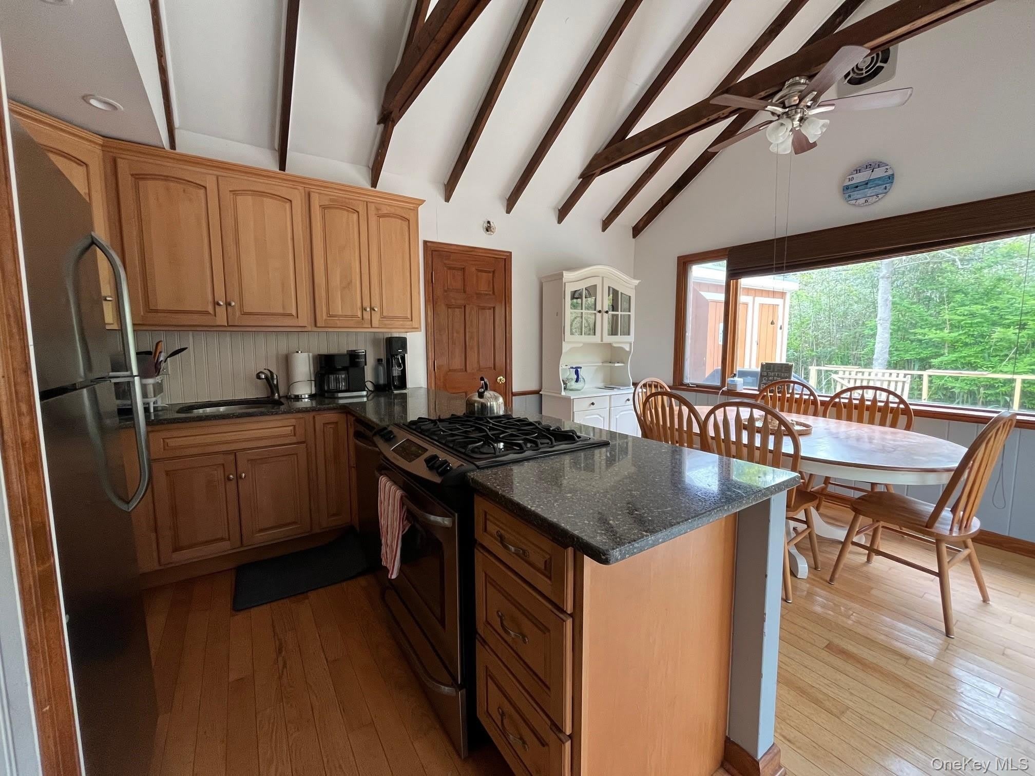 896 Evergreen – photo 4