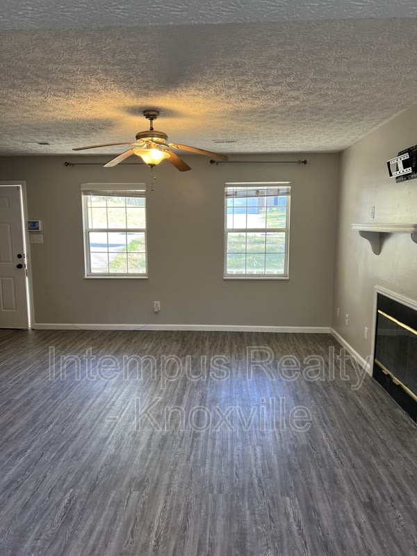 6014 Waterbury Ln – photo 3