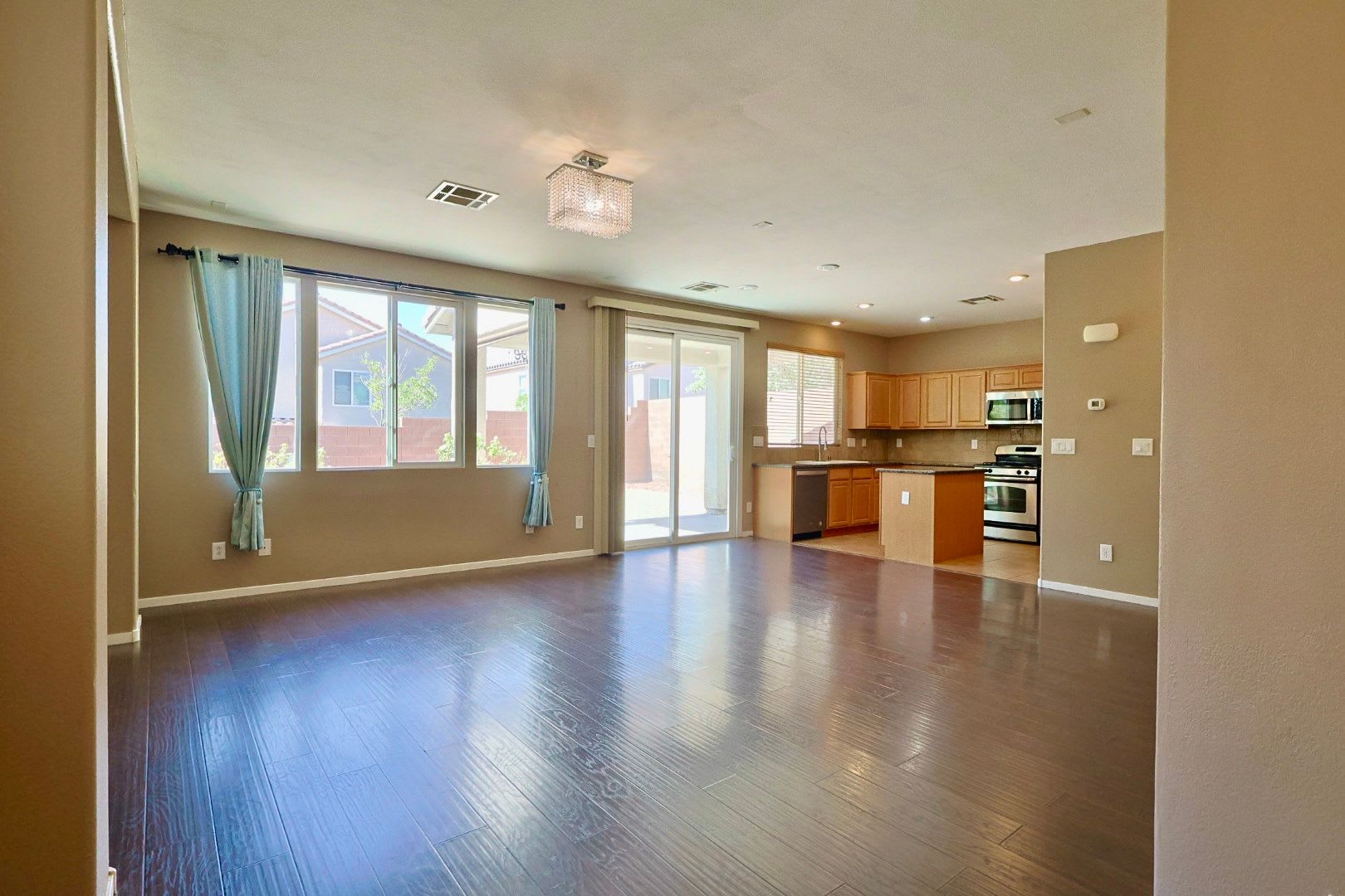 Beautiful 2-story Home in Providence! – photo 4