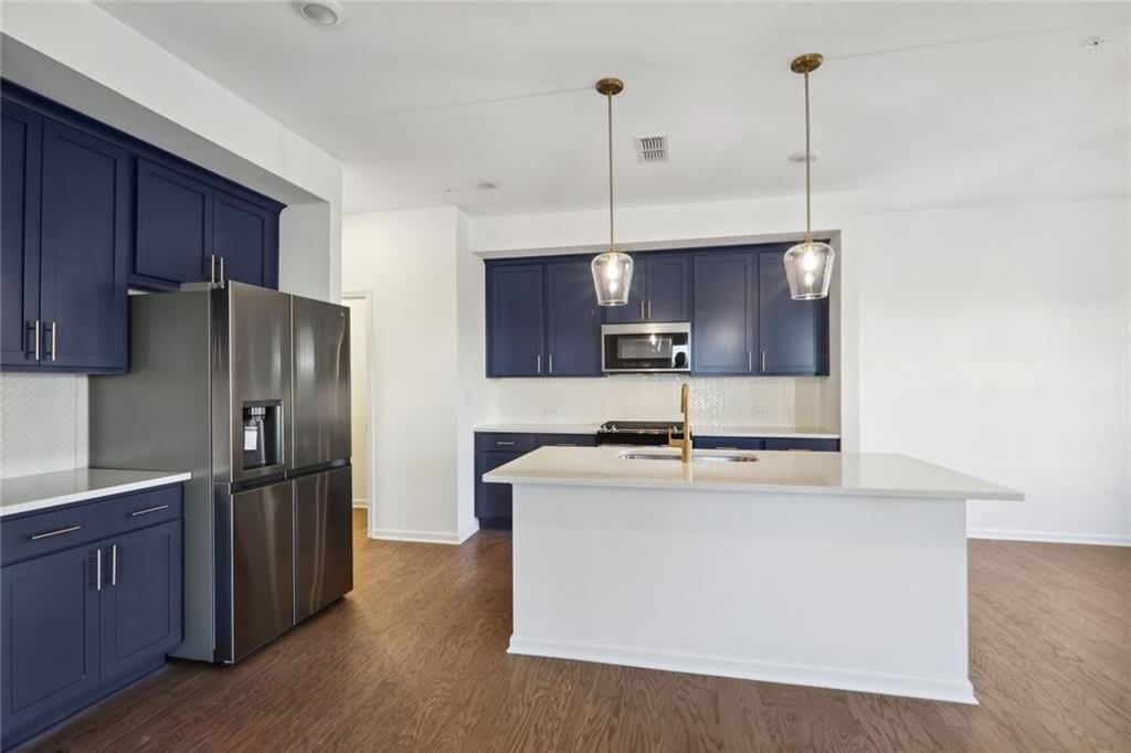 727 Carmes Drive – photo 3
