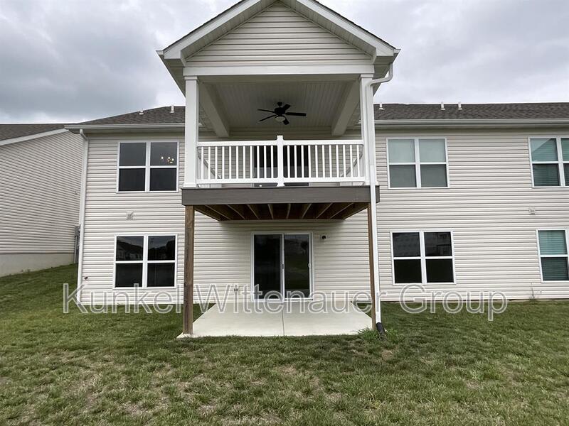 808 Applewoood Creek Drive – photo 2