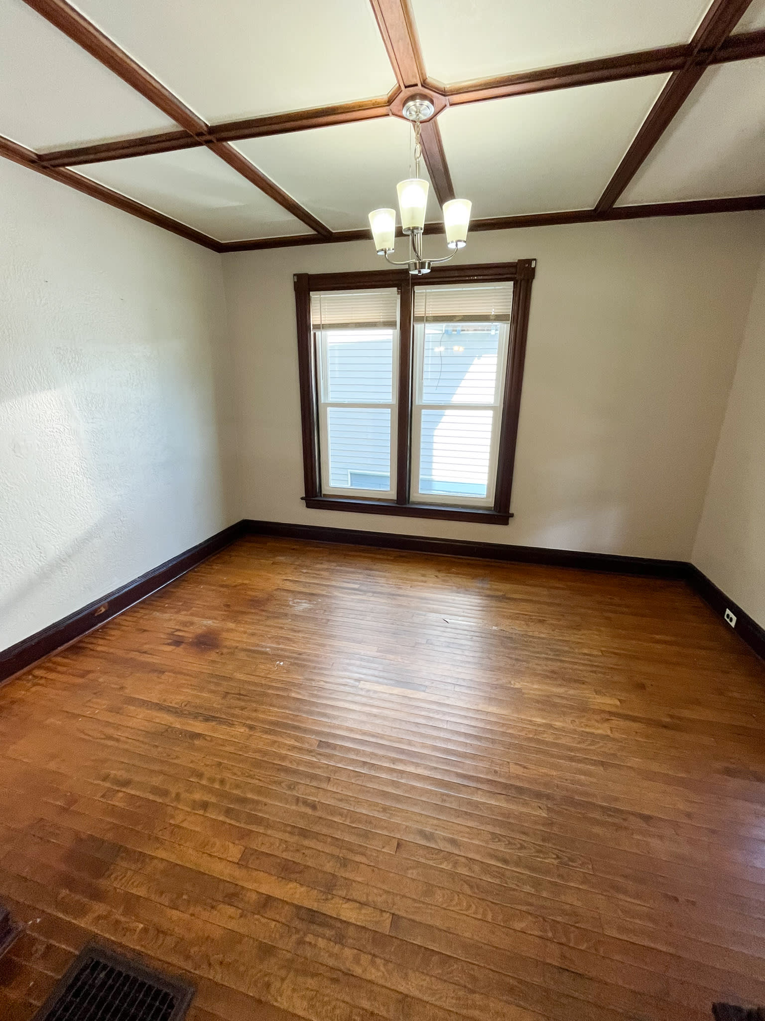 1011 Bronson Street – photo 5