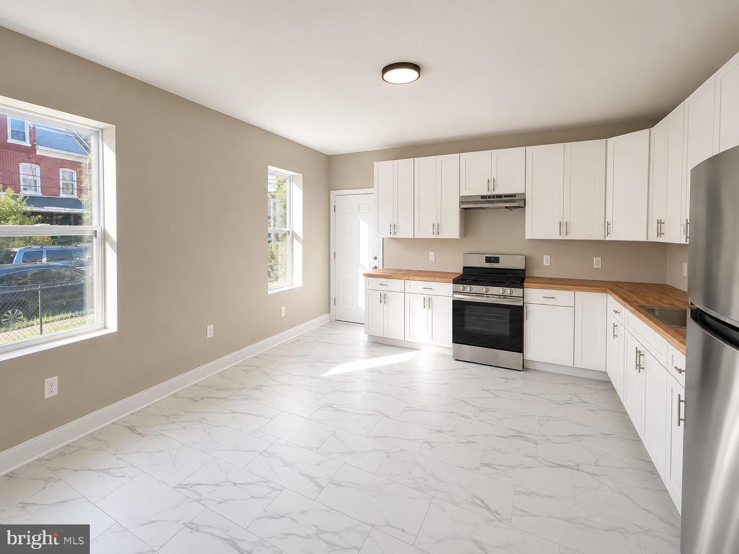 28 N ANDERSON Street – photo 2