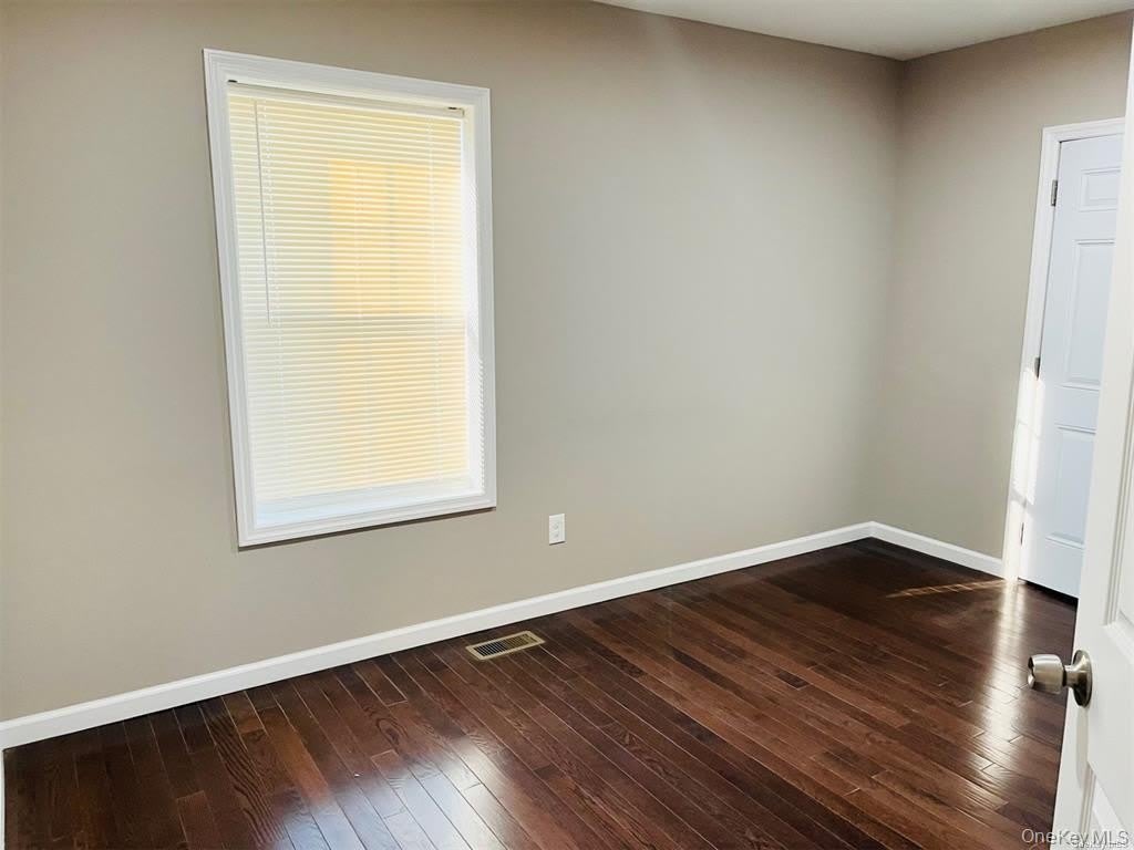 11 Grant Avenue – photo 5