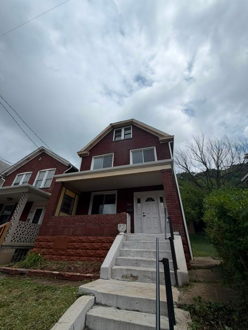 Spacious 5Br Home In Wilmerding Section 8 Considered – photo 1