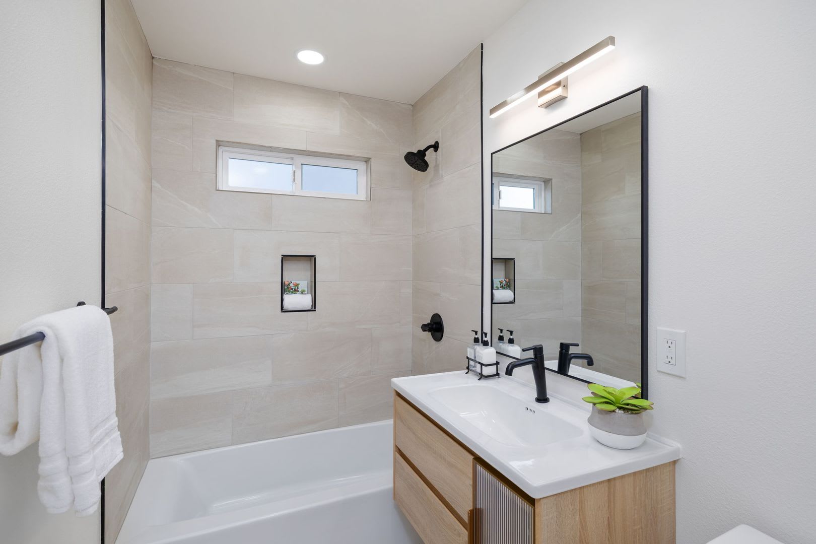 Clairemont Gem: Renovated 4-Bed, 2-Bath with a Sprawling Double Yard + Brand-New Everything – photo 5