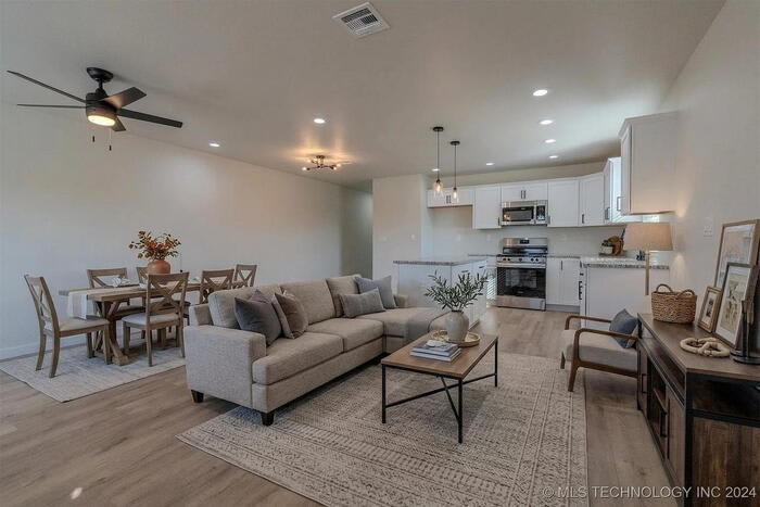 4119 West 57th Street – photo 1