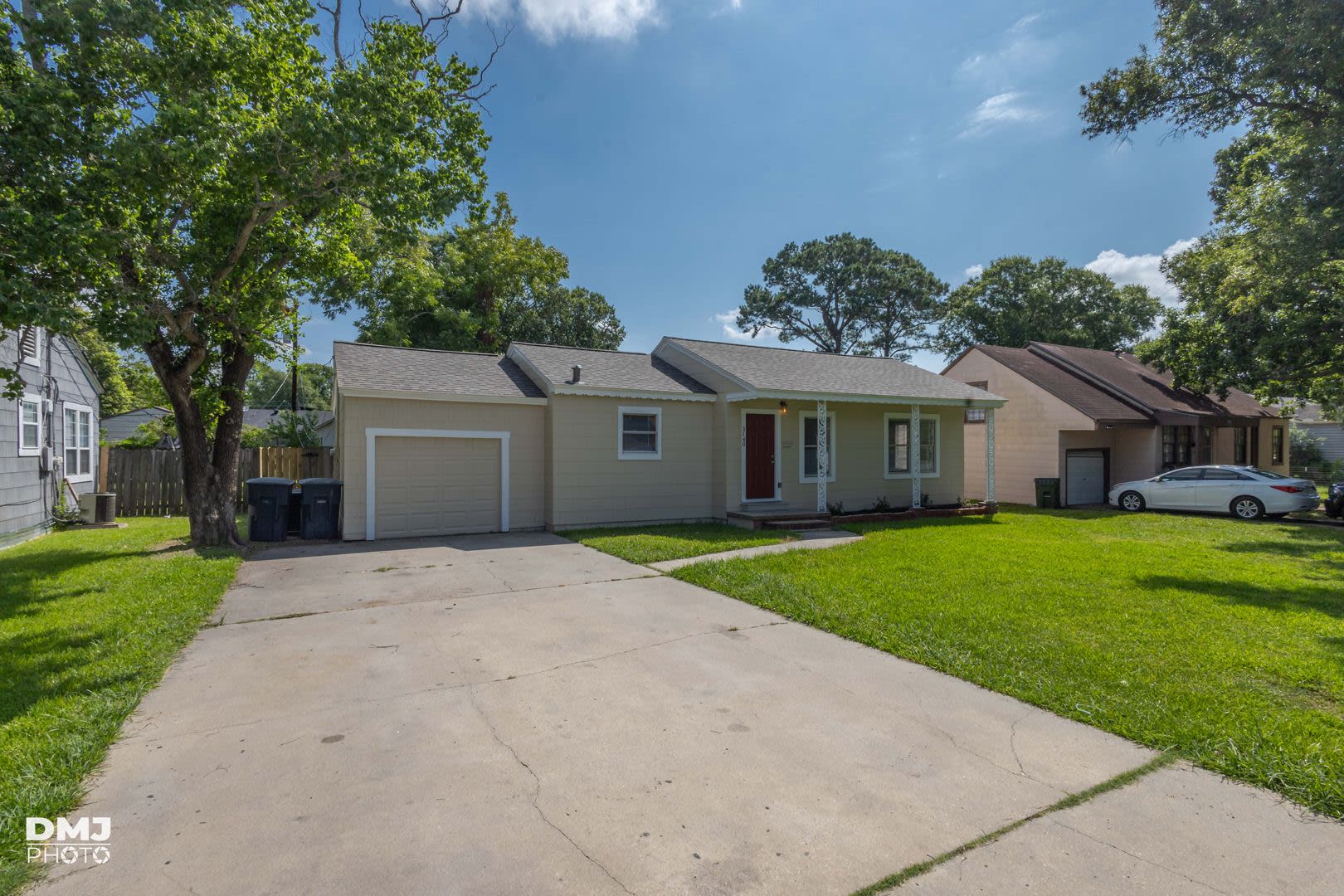 Move In Ready And Pricced To Go 3 Bed 2 Bath In 77619 – photo 2