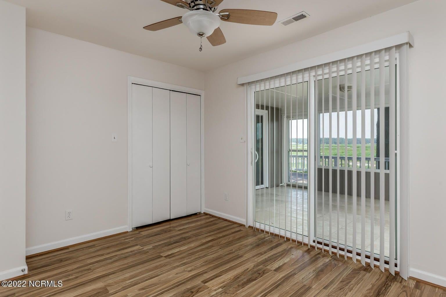 647 Castleberry Court – photo 3