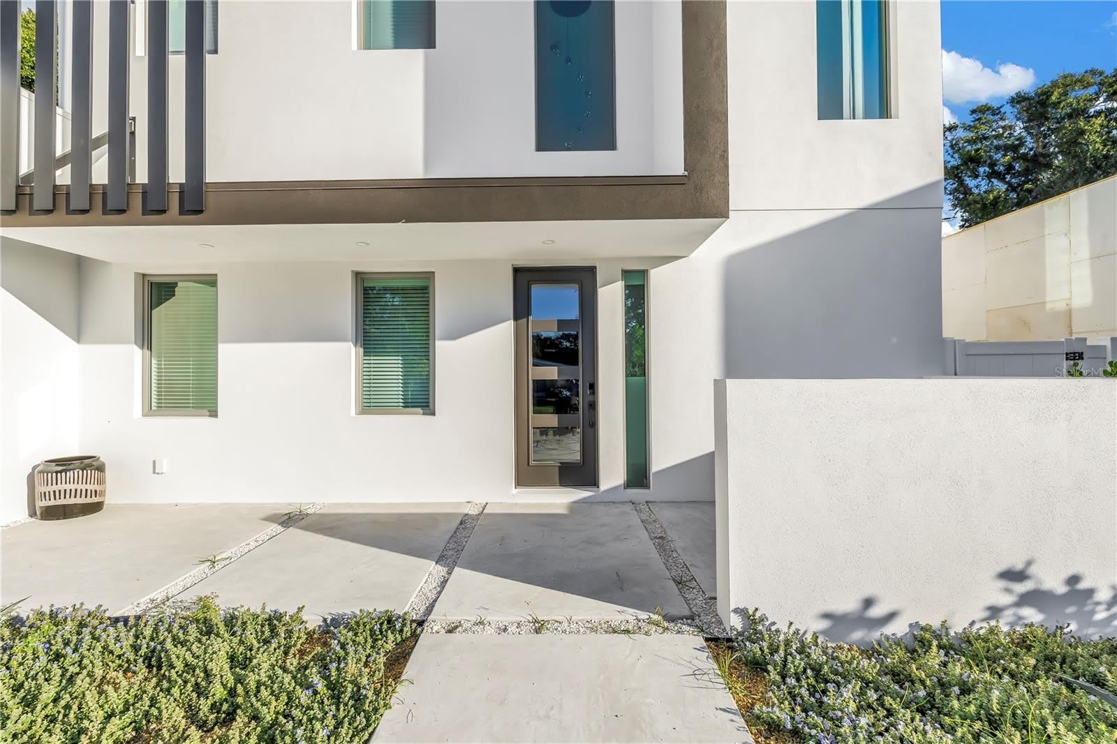 2305 TEMPLE Street – photo 4
