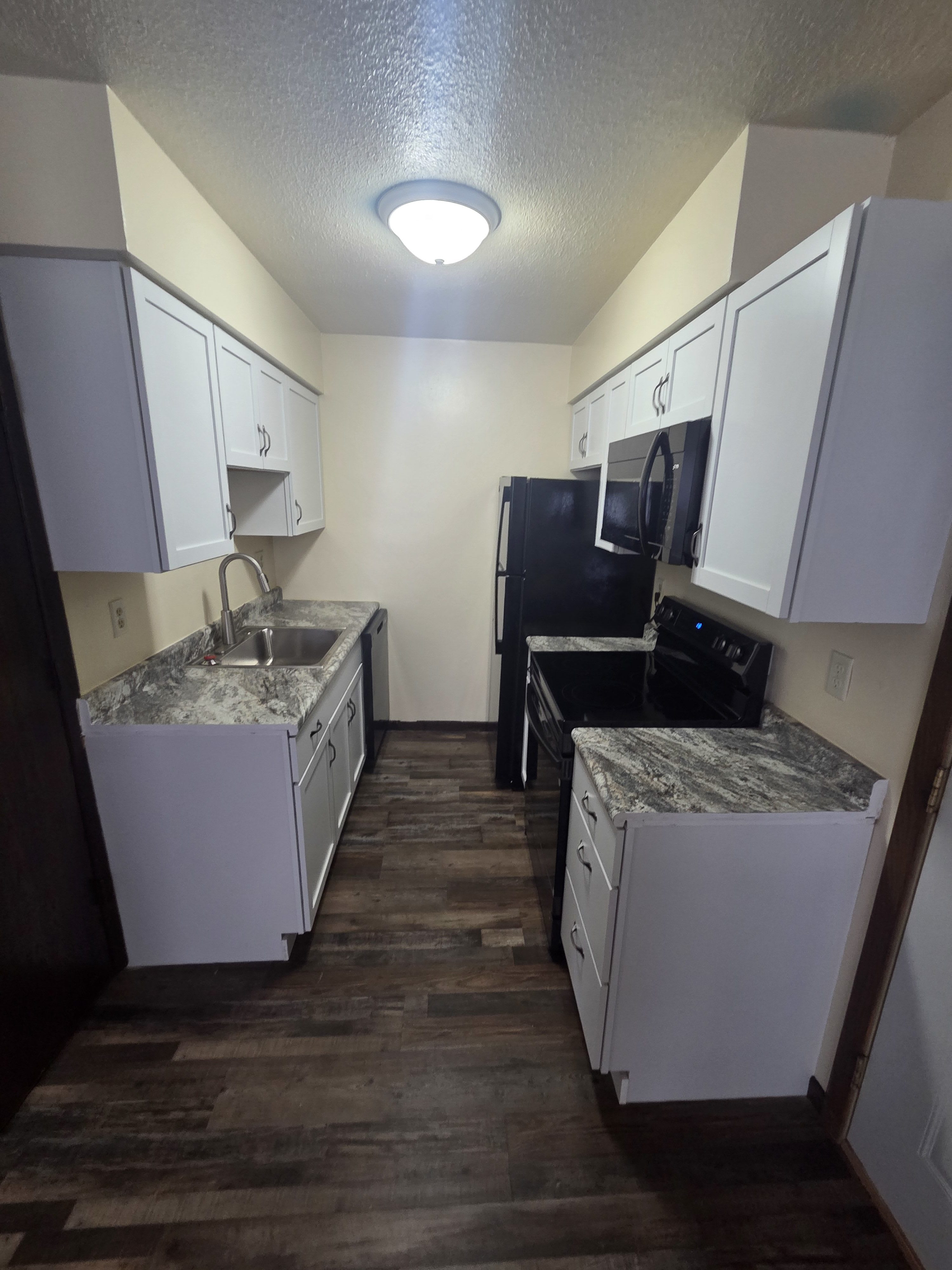 906 Hill St – photo 3