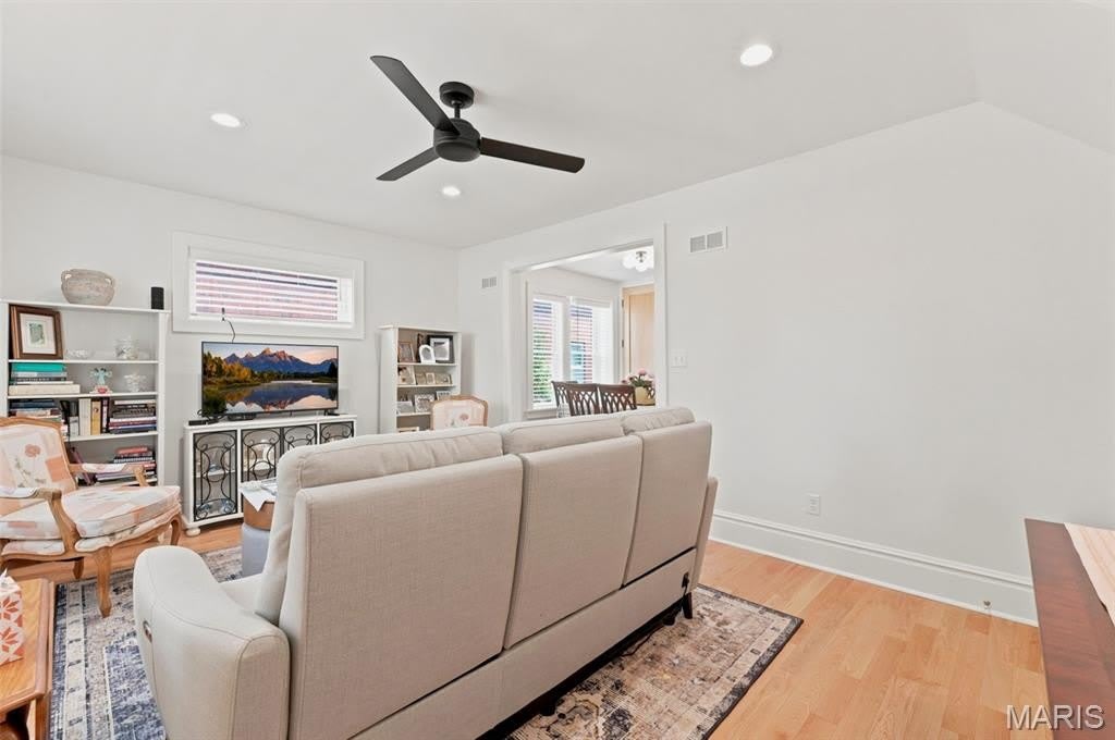 7520 Ethel Avenue – photo 3