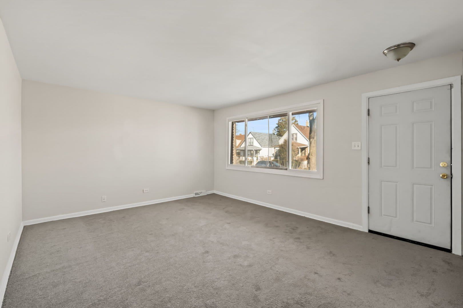10214 S La Salle Street – photo 2