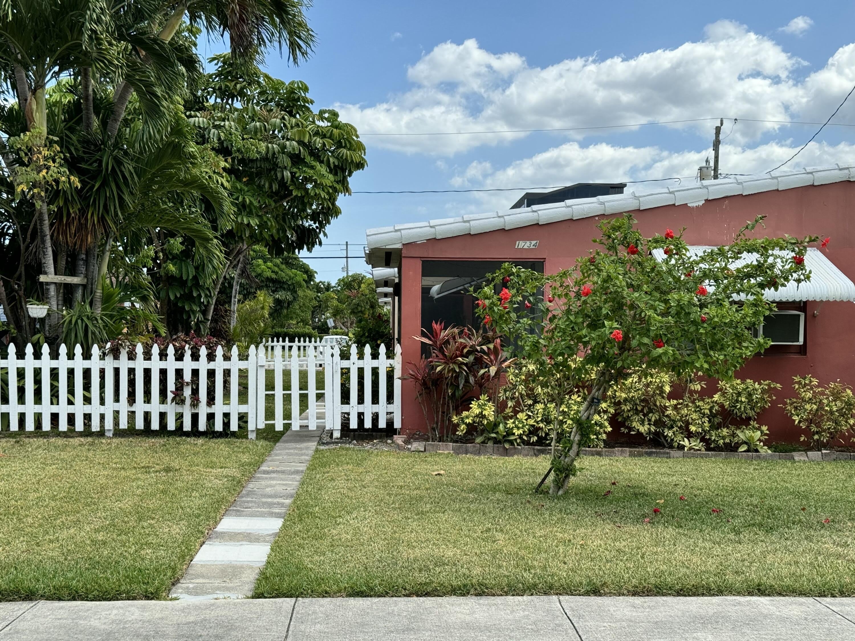 1734 Fletcher Street – photo 1