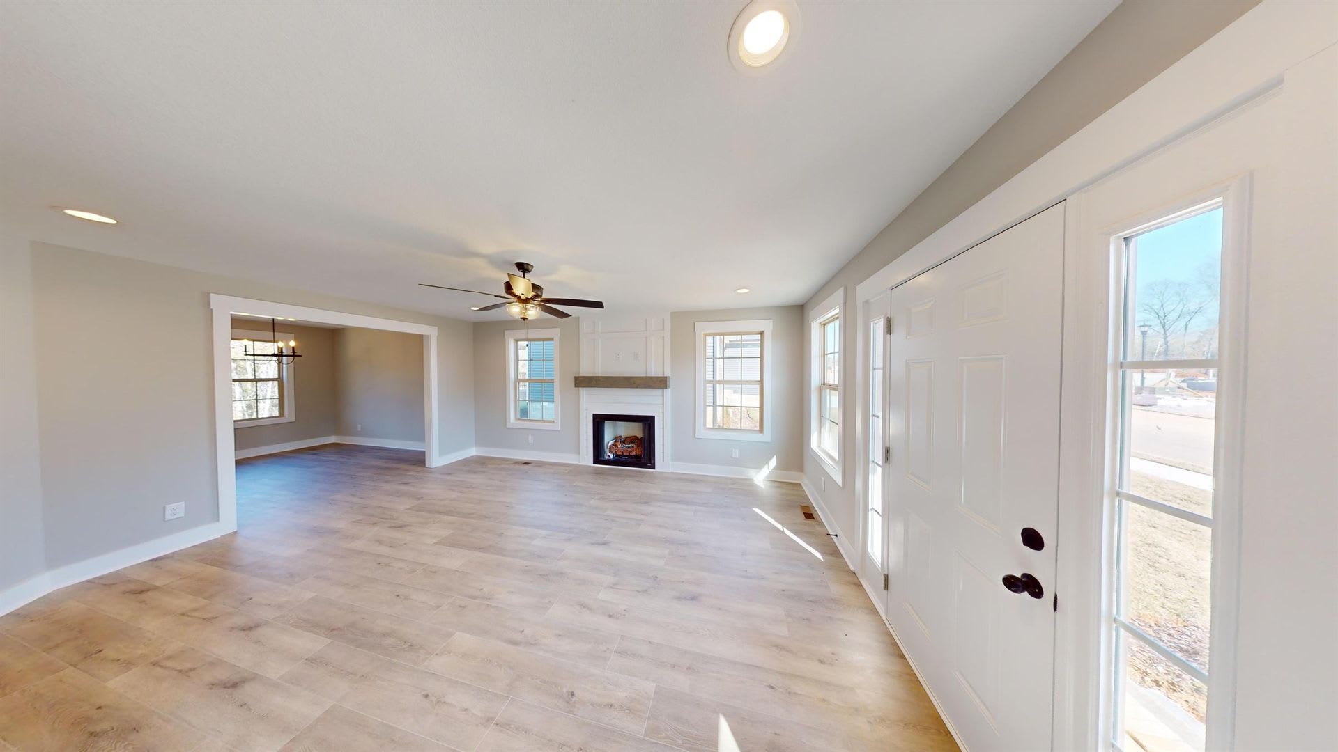 Beautifully Upgraded Home with Large Eat-In Kitchen And Spacious Primary Suite – photo 2