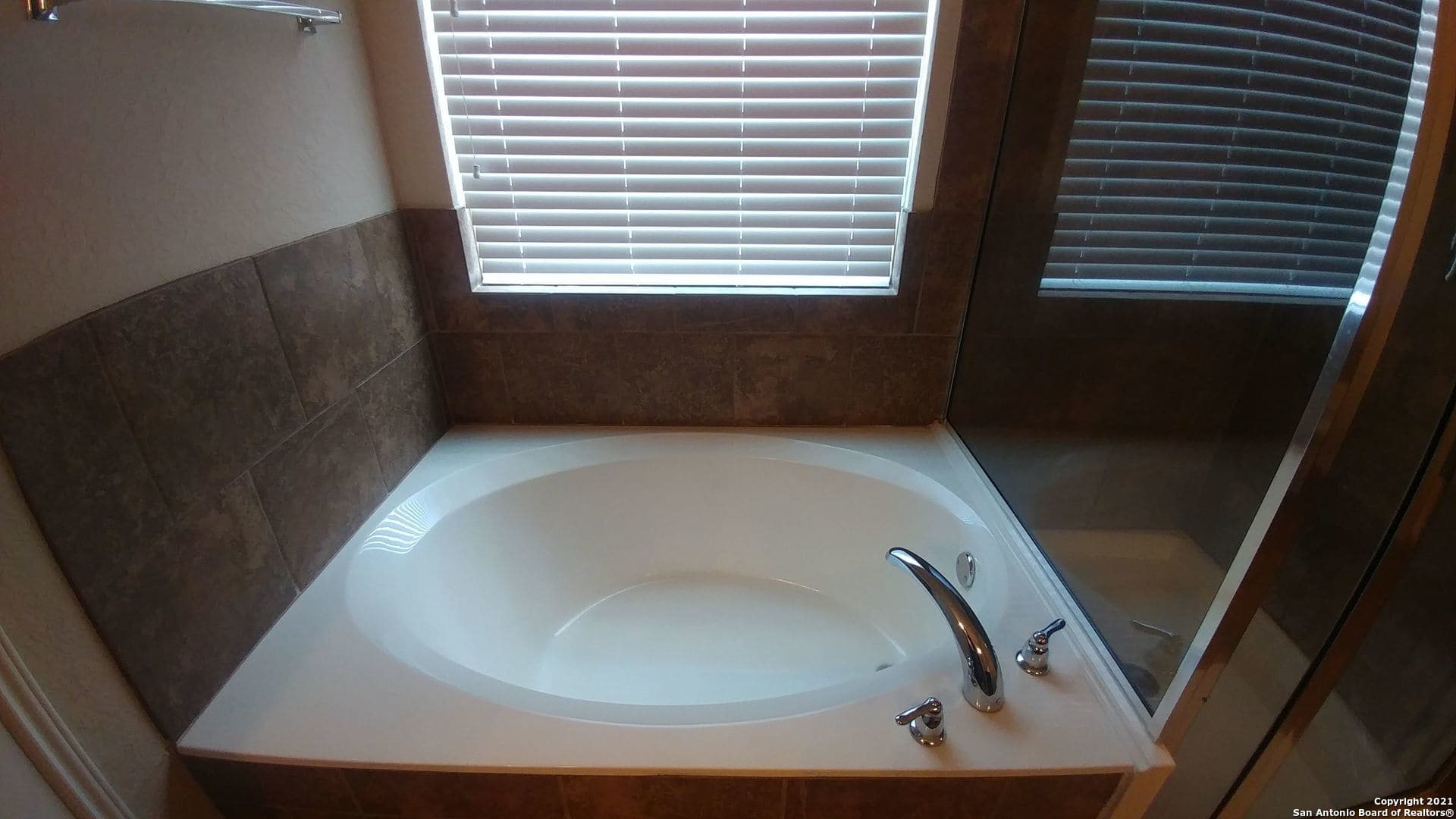 8206 Taft Crk – photo 4
