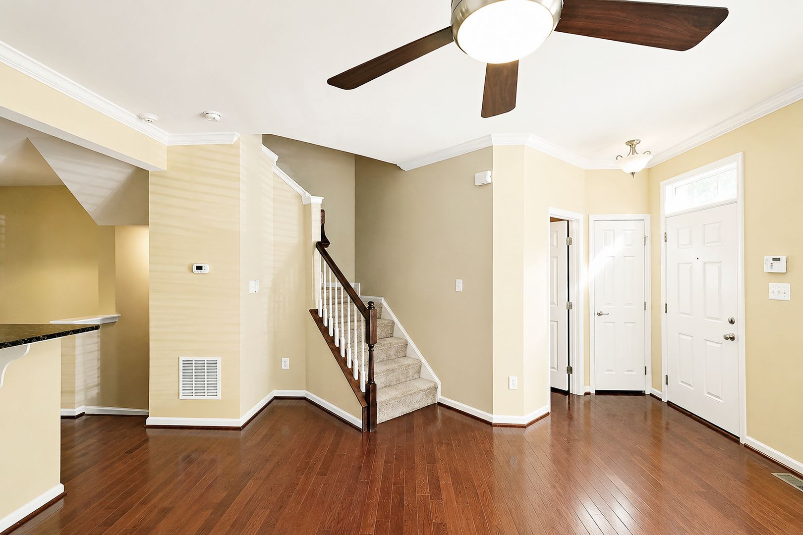 Move-in Ready Student + Pet-Friendly Townhome Near UVA & Downtown – photo 3