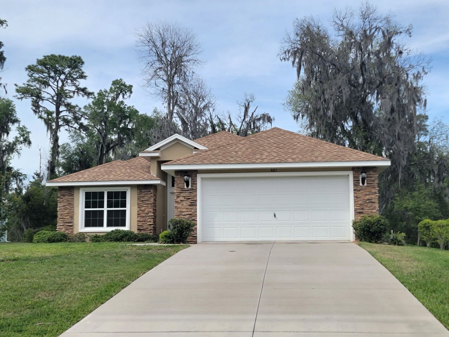 Gorgeous 2 2 2 Den In Heritage Oaks – photo 1