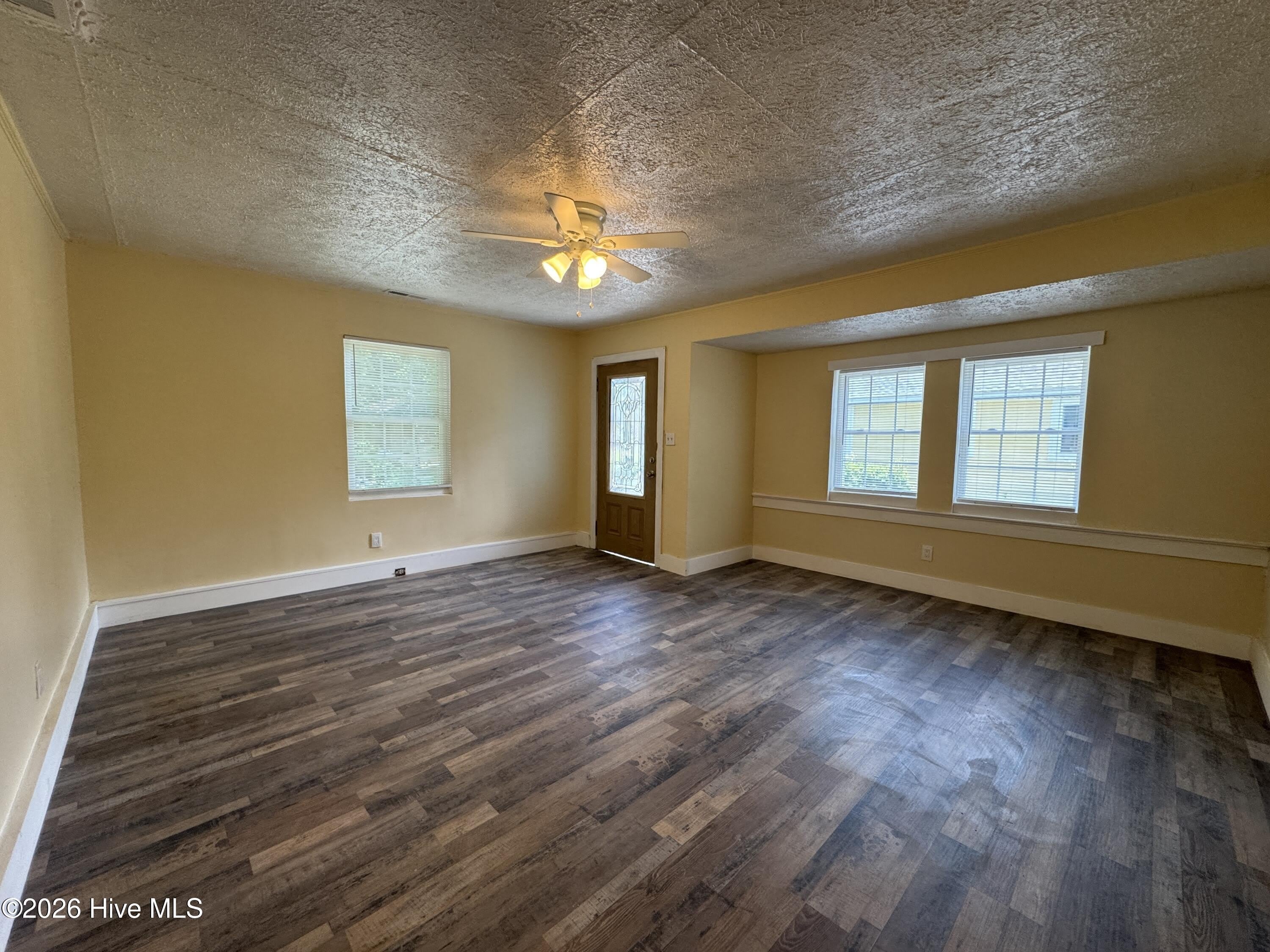 565 Manly Avenue – photo 2