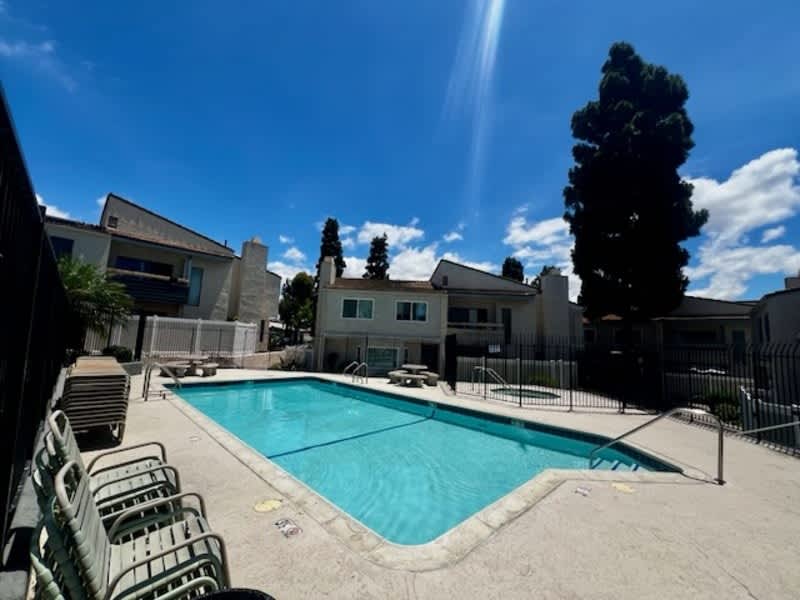 1720 Melrose Avenue – photo 1