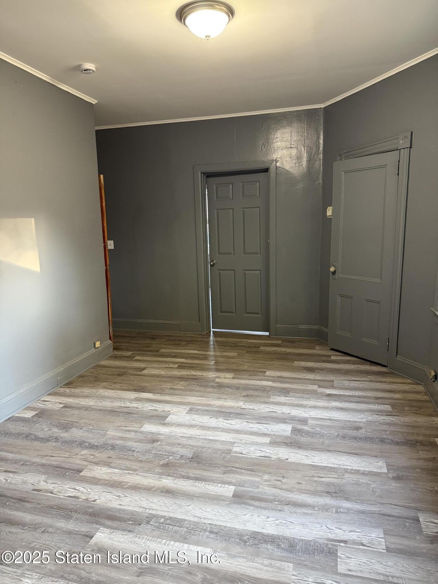 247 Charles Avenue – photo 3