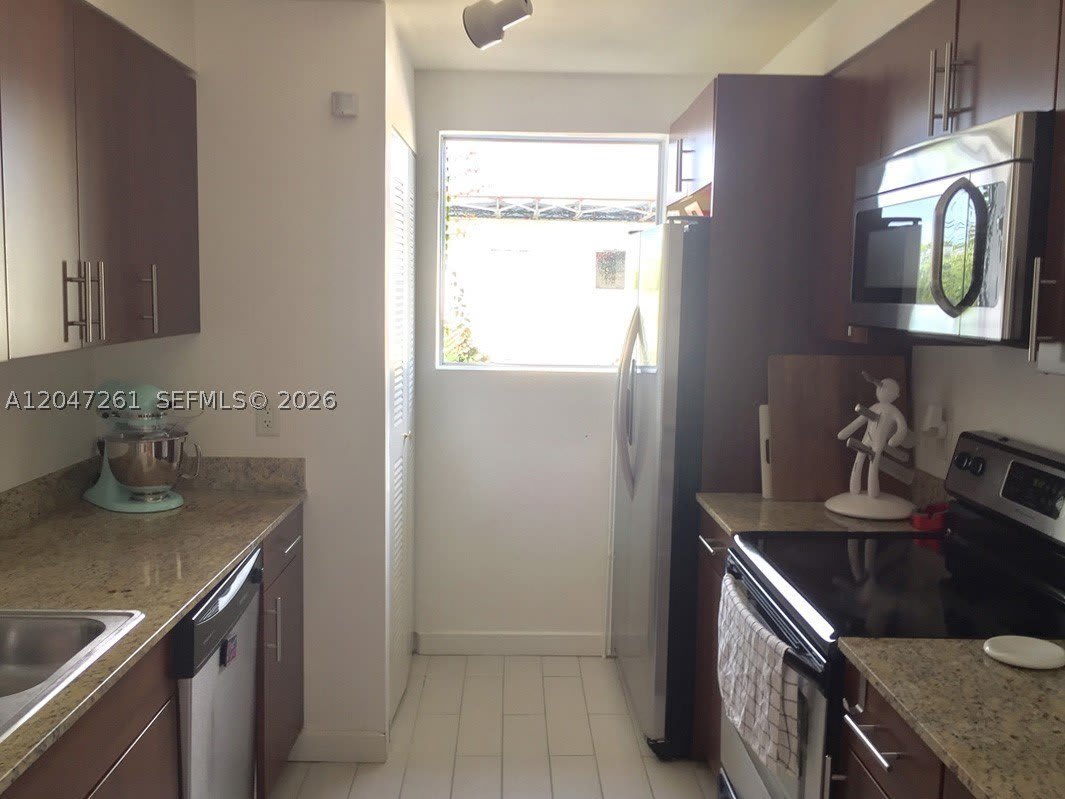 7422 NE 6TH COURT – photo 4