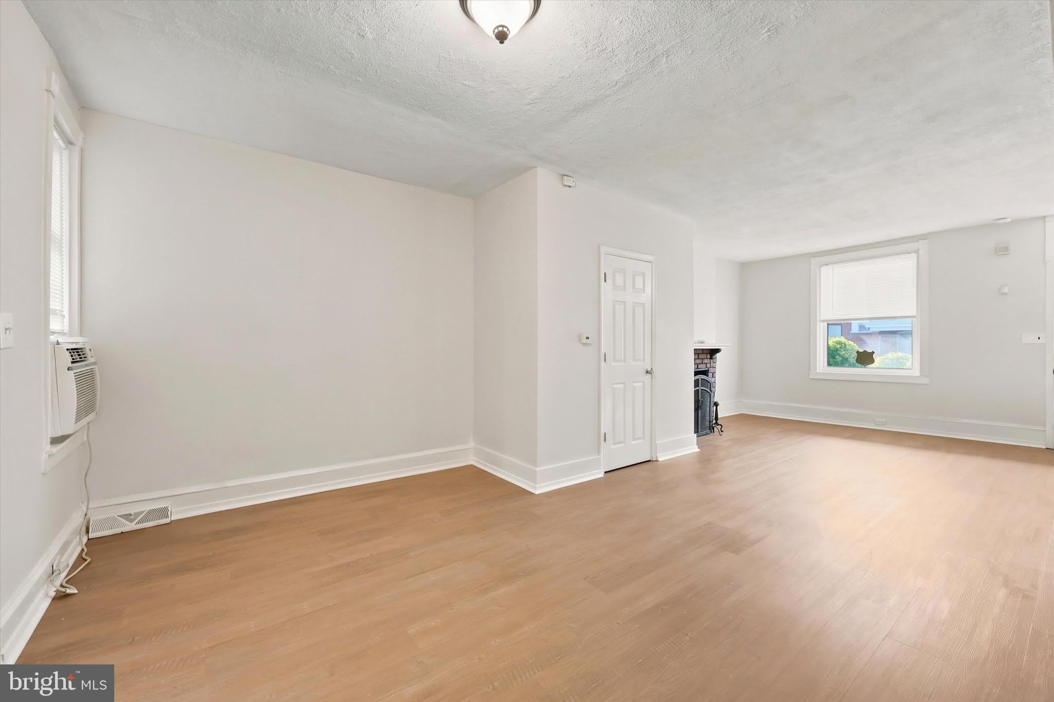 529 N CLAYTON Street – photo 5