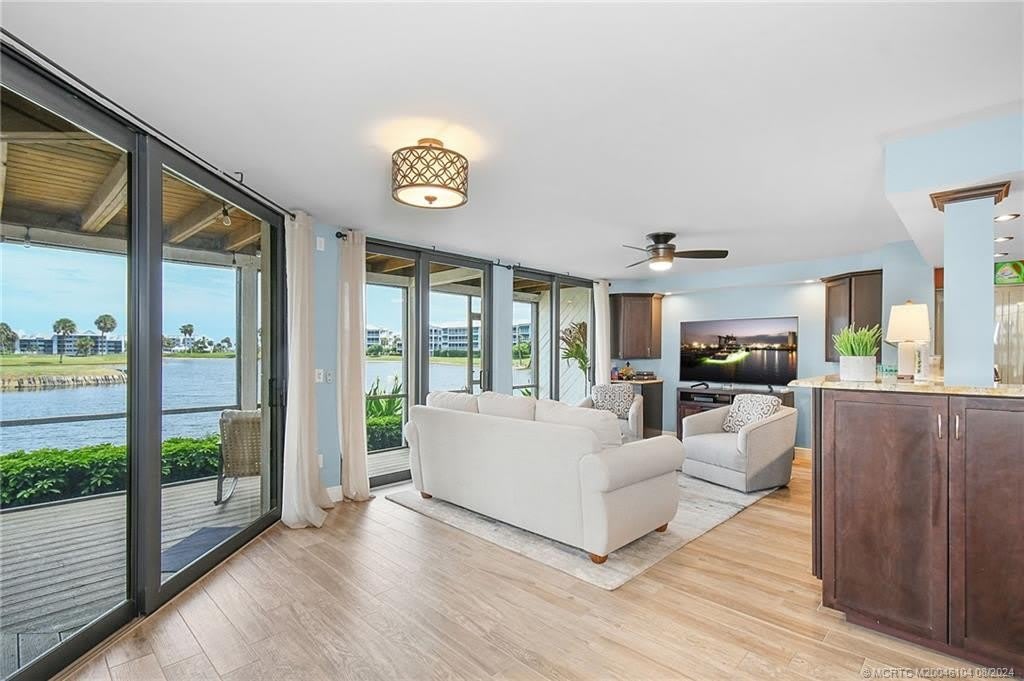 311 Ne Golfview Circle – photo 5