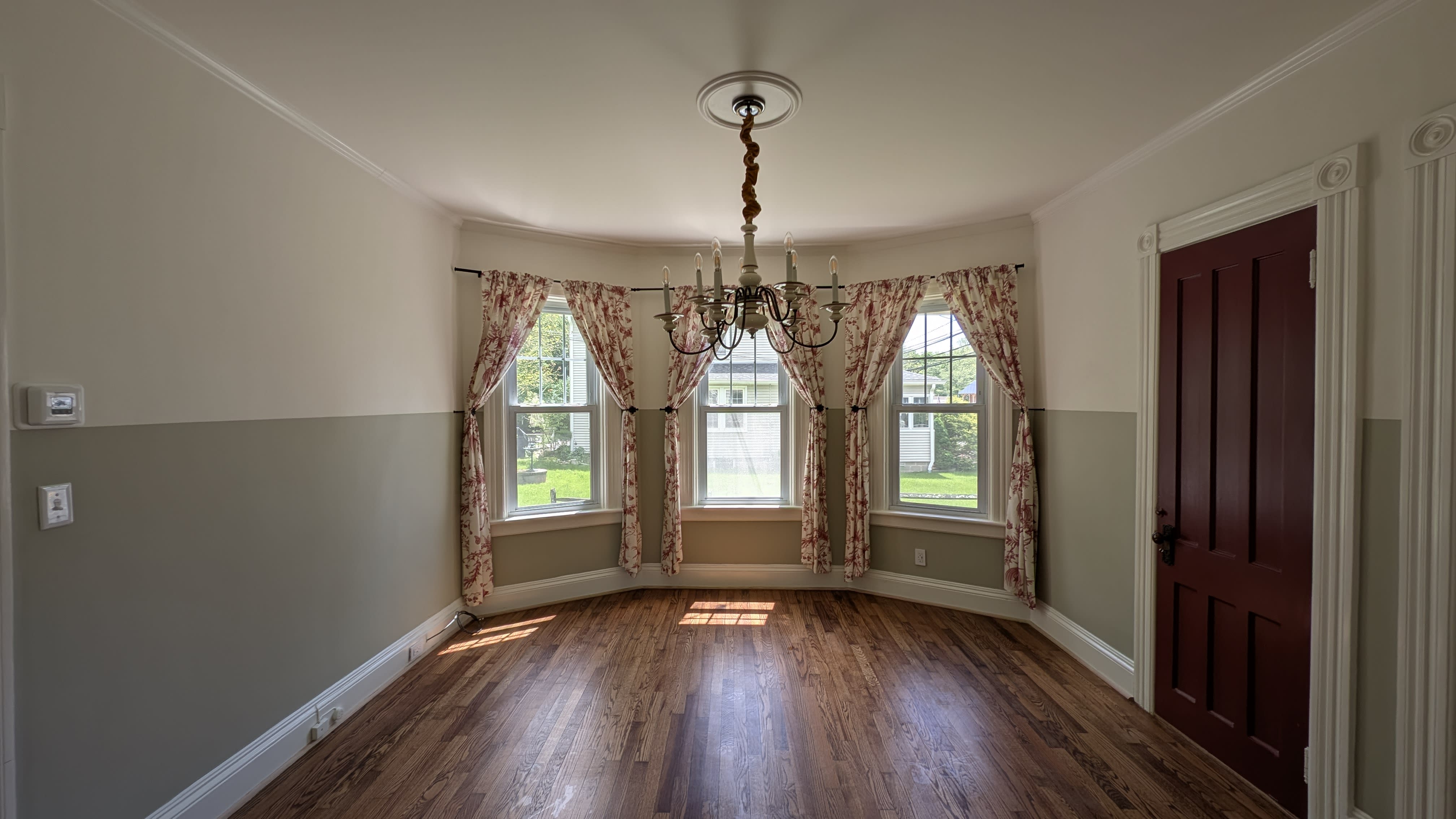 16 Glen Road – photo 1