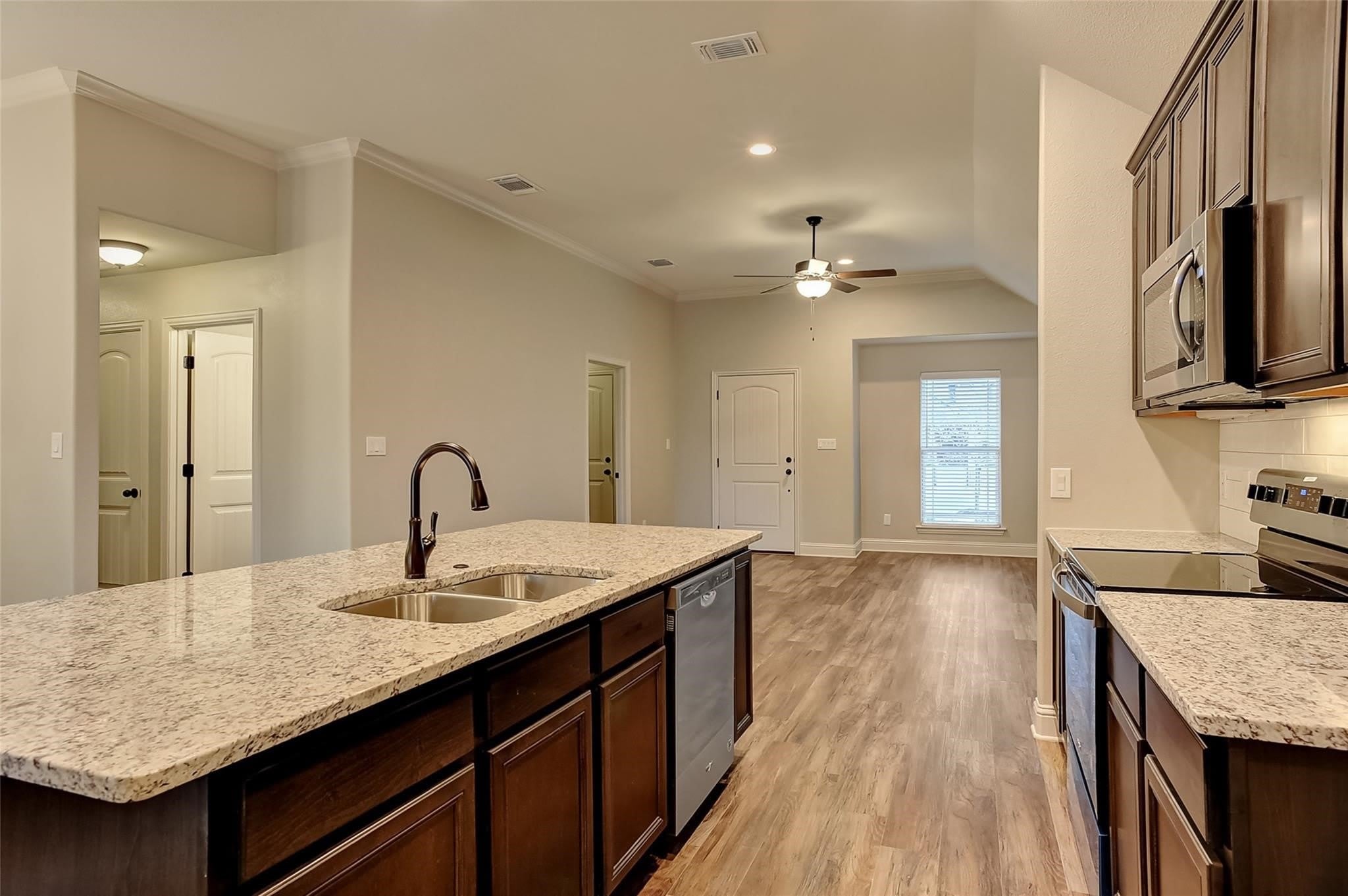 1304 Saratoga Drive – photo 4