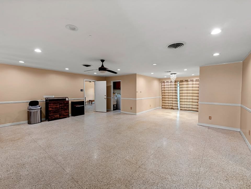 4505 Laplace Street – photo 3