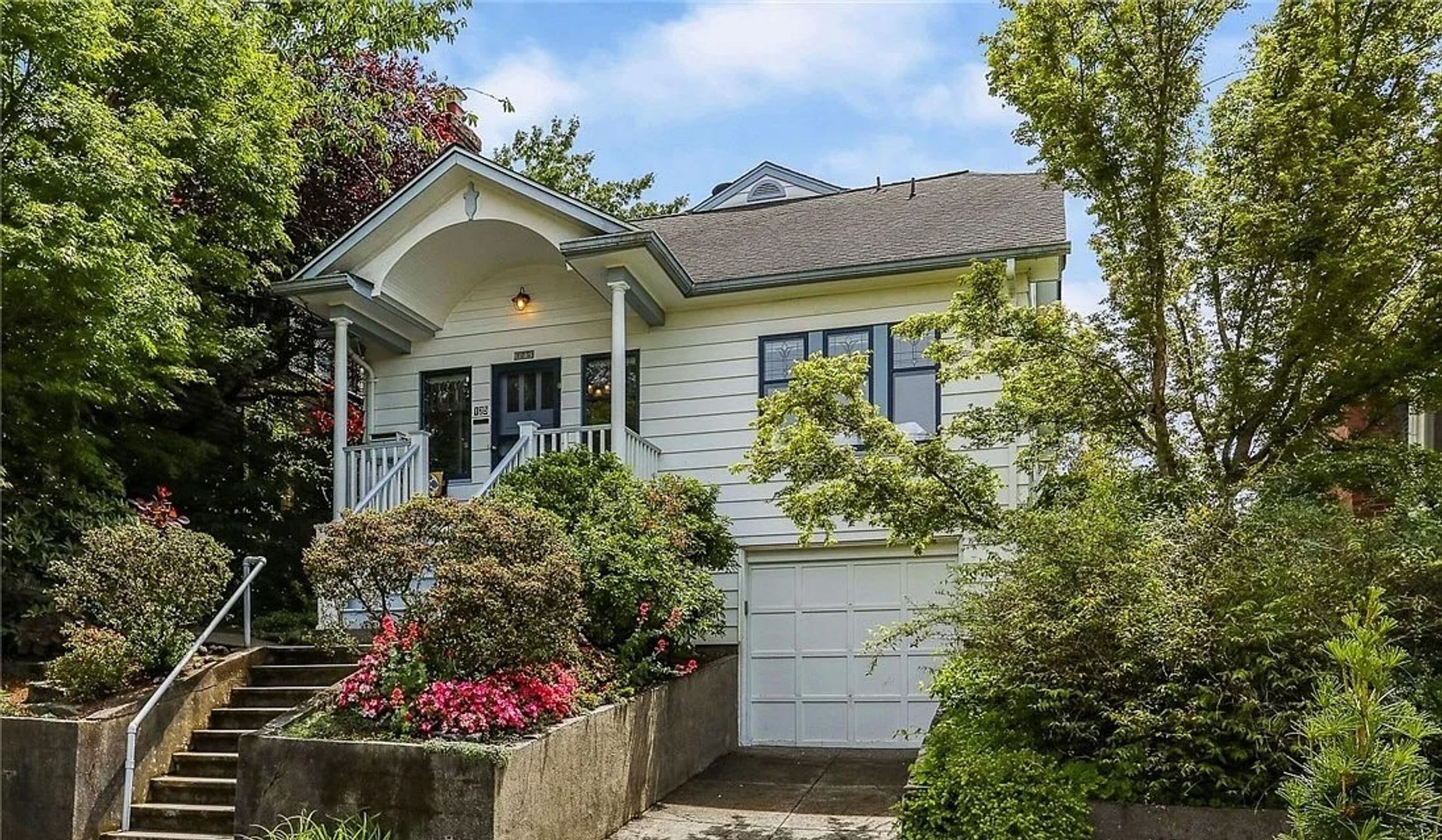 Quintessential Greenlake 4 Bed 3 Bath Home – photo 2