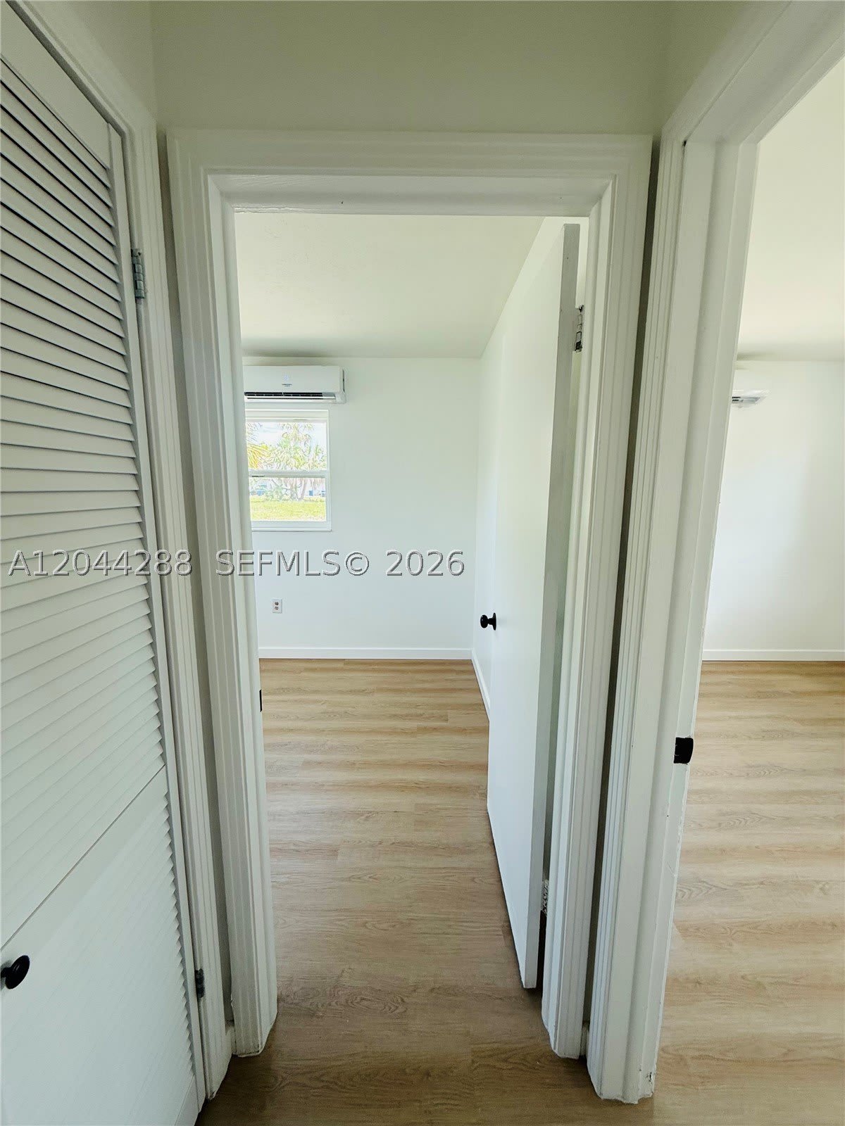 2423 Jeffcott St – photo 4