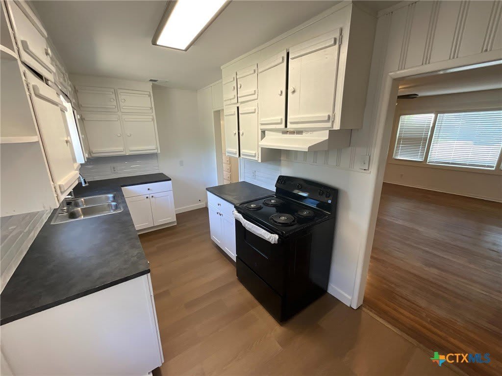 1004 Lawndale Avenue – photo 4