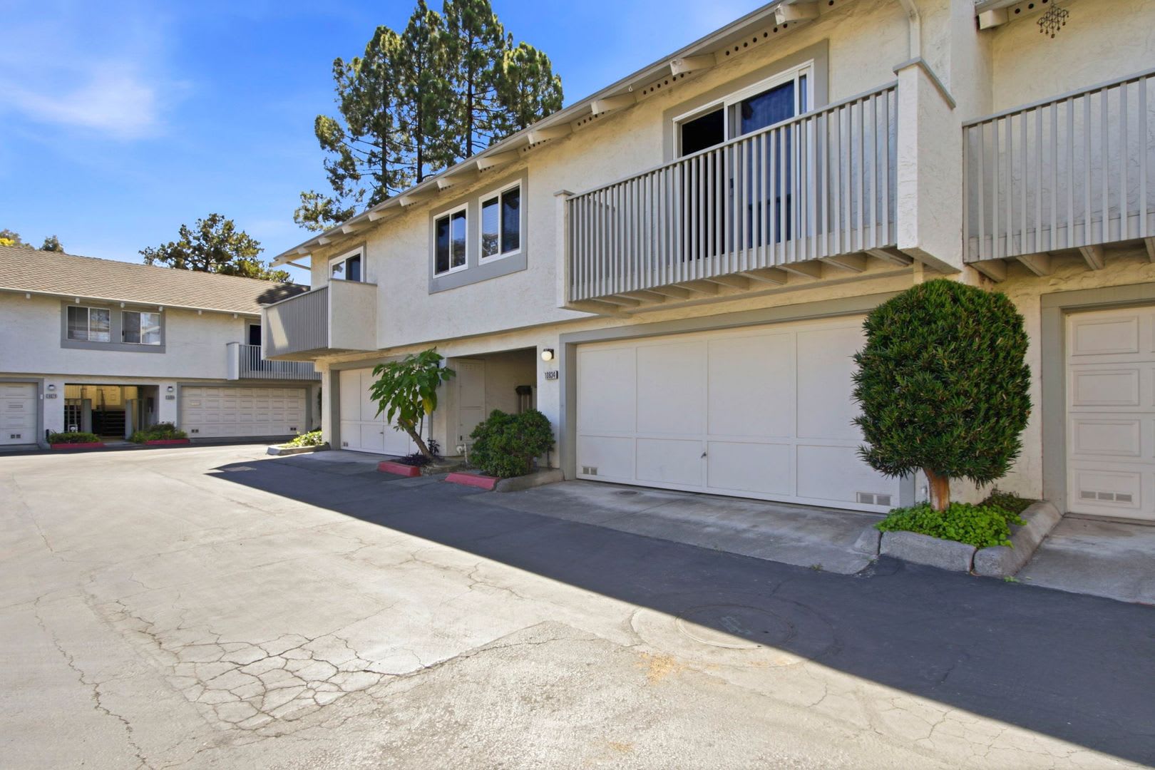 Wow! What a Great Home! Available Now! – photo 3