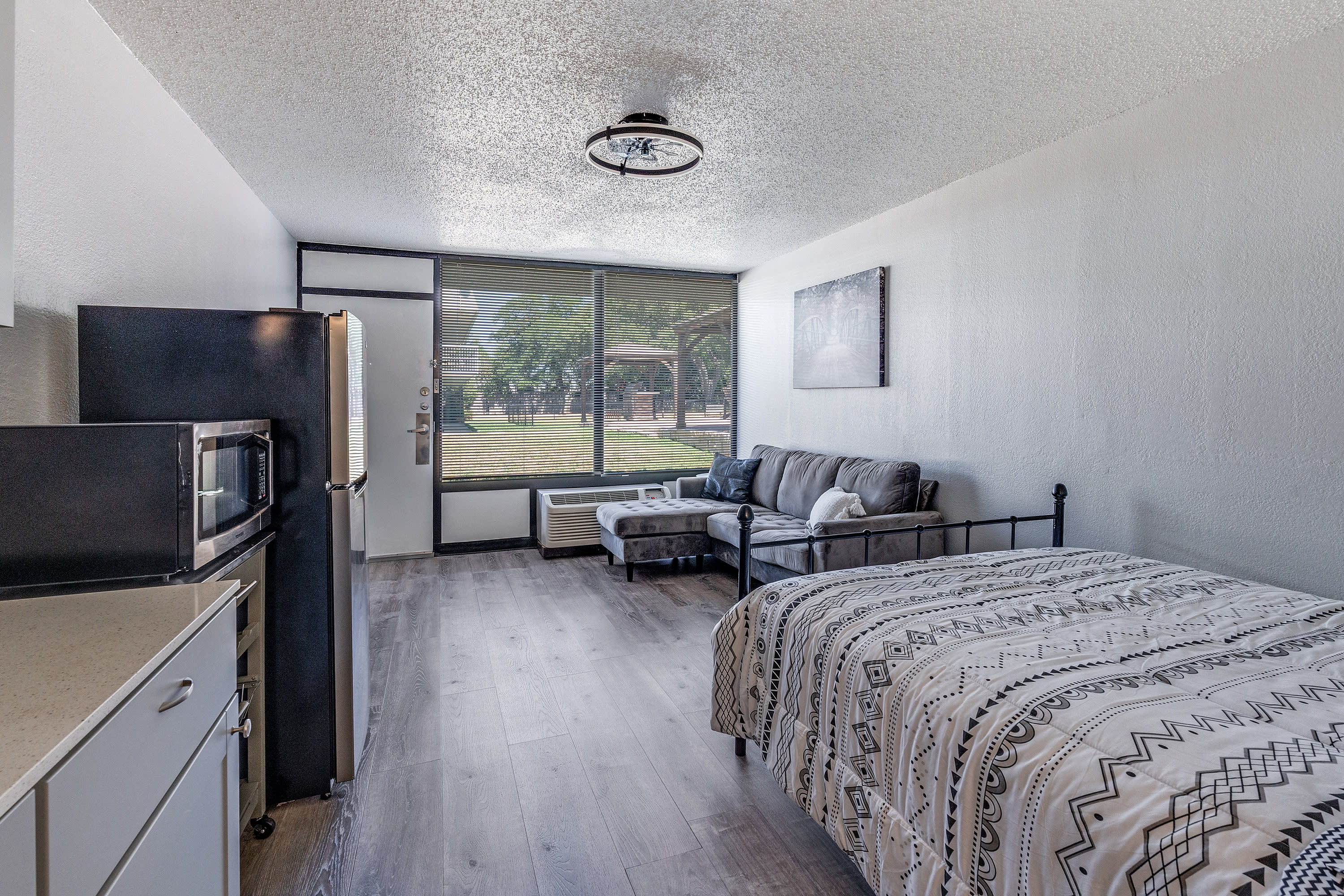 Compass Flats – photo 5