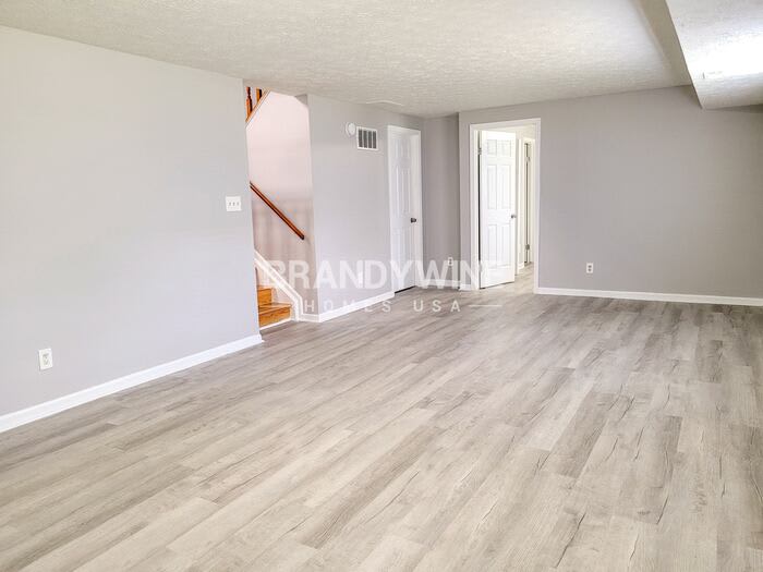 4108 Luxembourg Circle East – photo 5