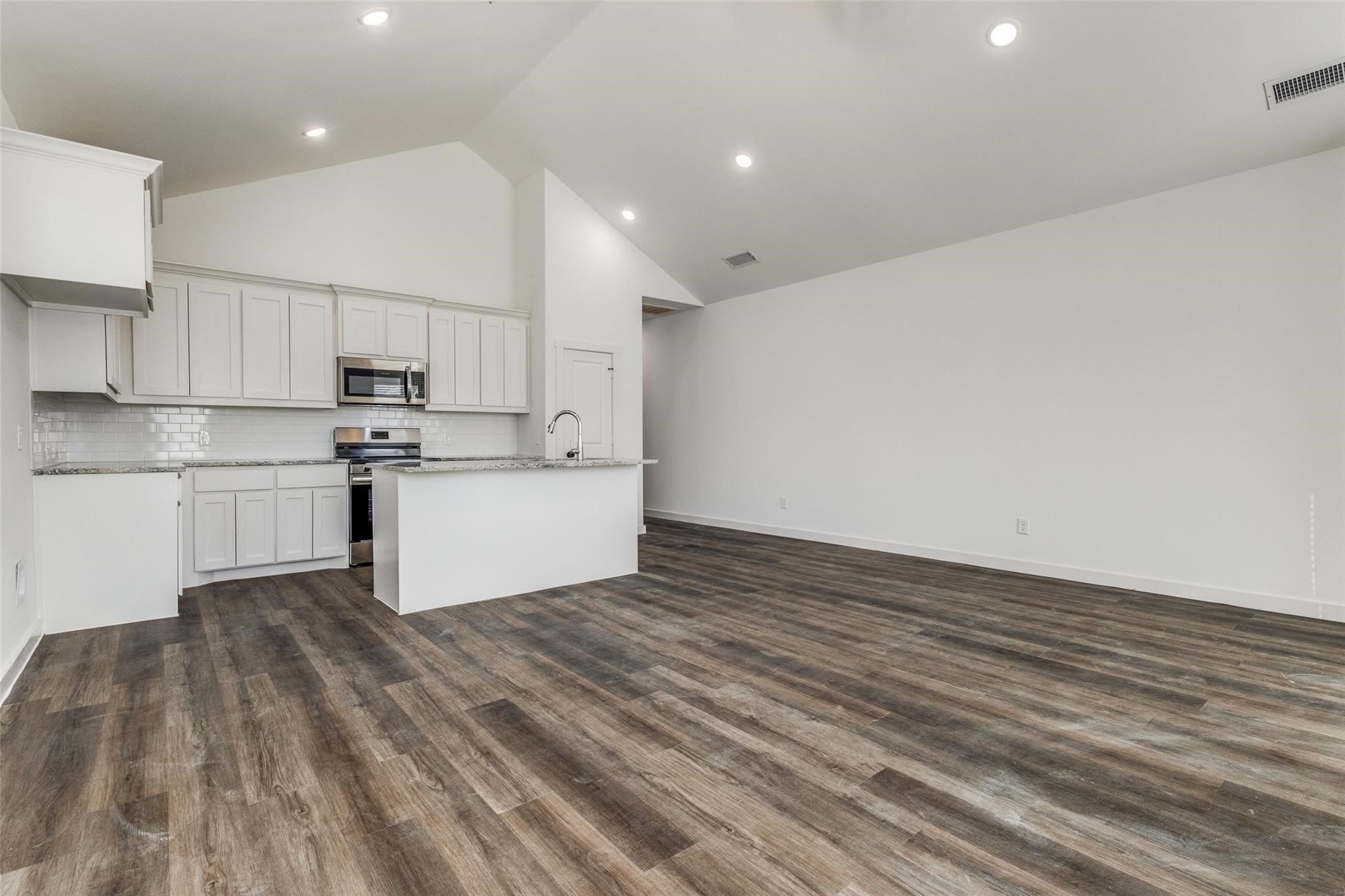 1025 Ray Drive – photo 3