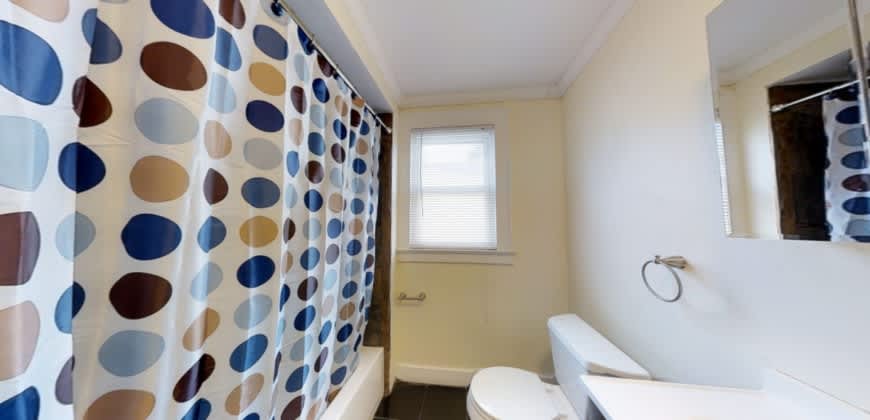 2401 East Genesee StApt 2 Rm 5 – photo 5